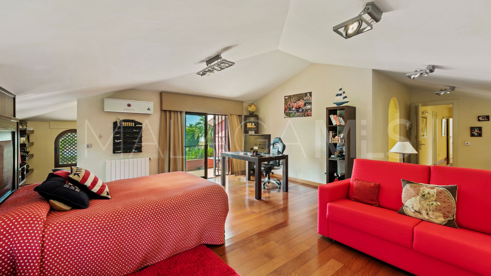 For sale Haza del Conde villa with 6 bedrooms
