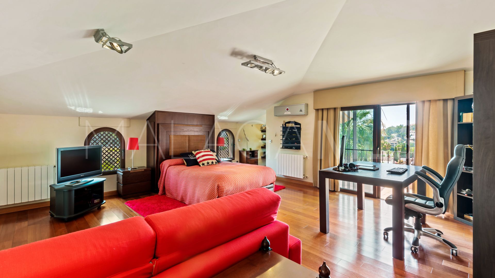 For sale Haza del Conde villa with 6 bedrooms