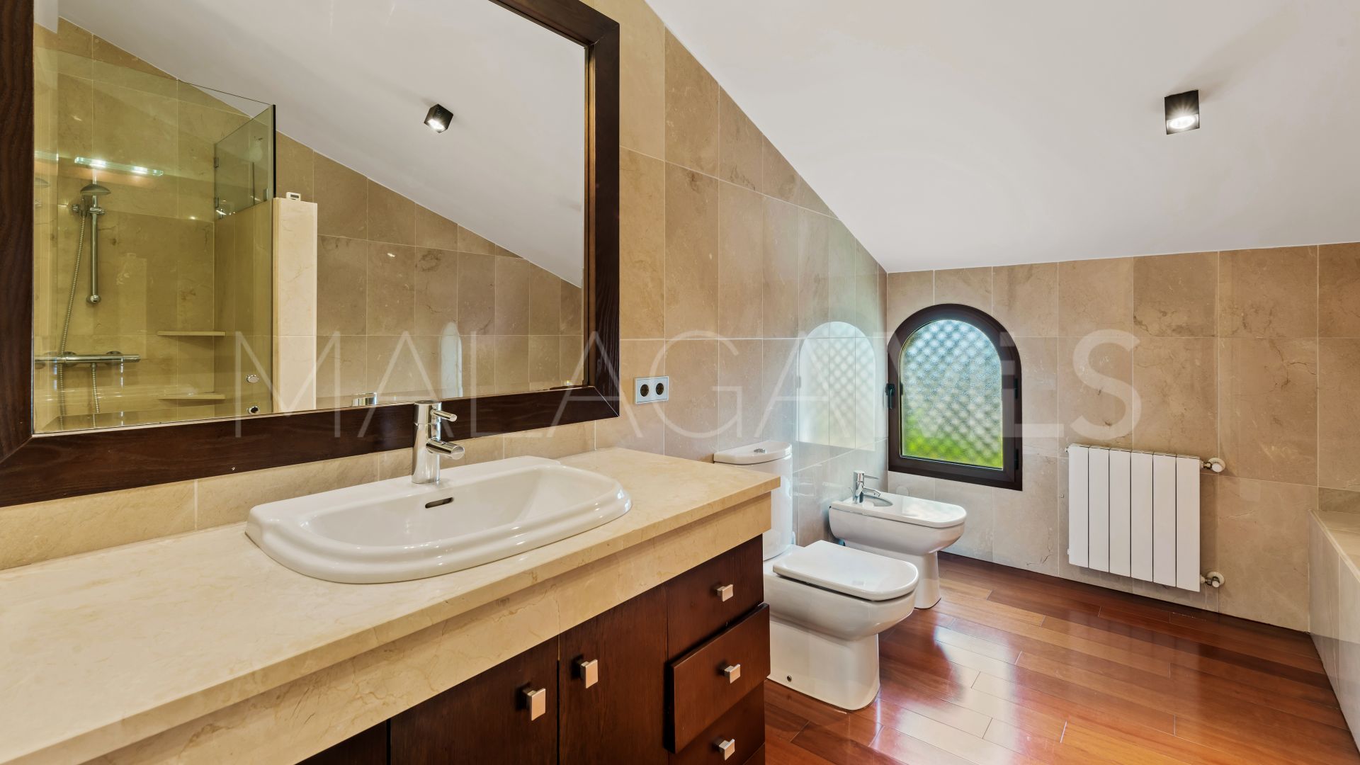 For sale Haza del Conde villa with 6 bedrooms