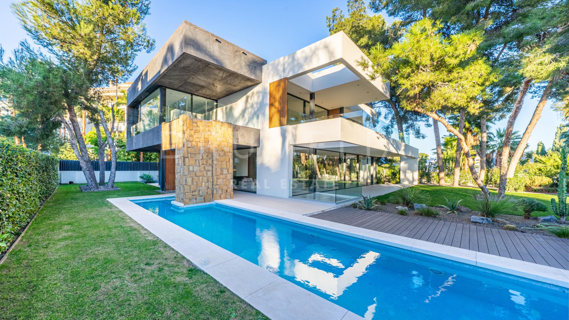 New Outstanding Contemporary Villa in Rocio de Nagüeles, Marbella Golden Mile