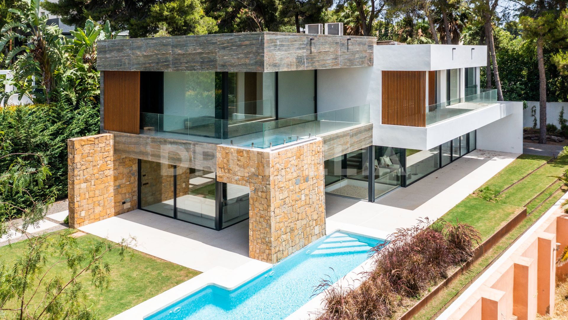 New Extraordinary Modern House in Rocio de Nagüeles, Marbella Golden Mile