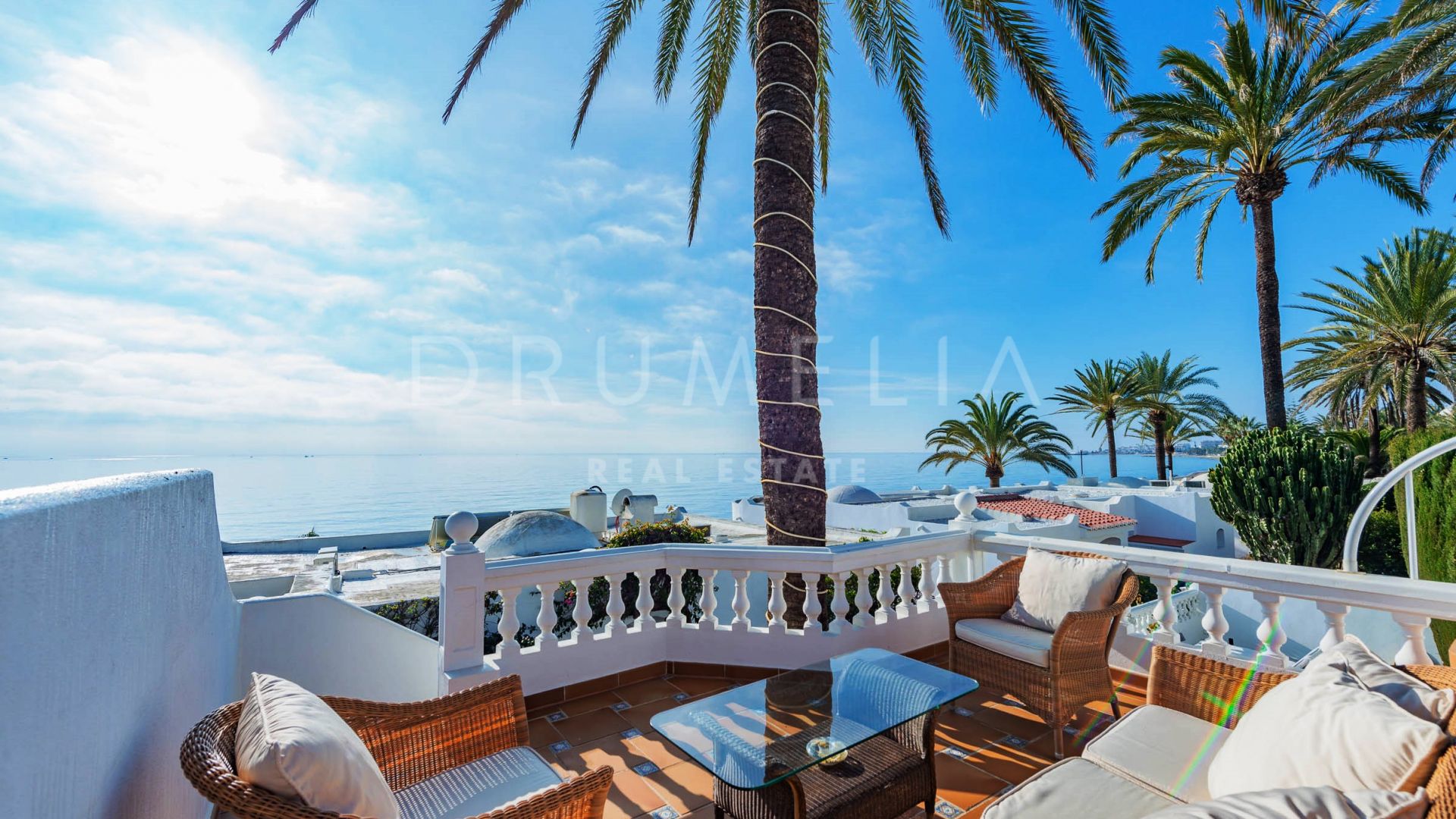 Stunning Beachfront Luxury Town House, Oasis Club Resort, Golden Mile, Marbella