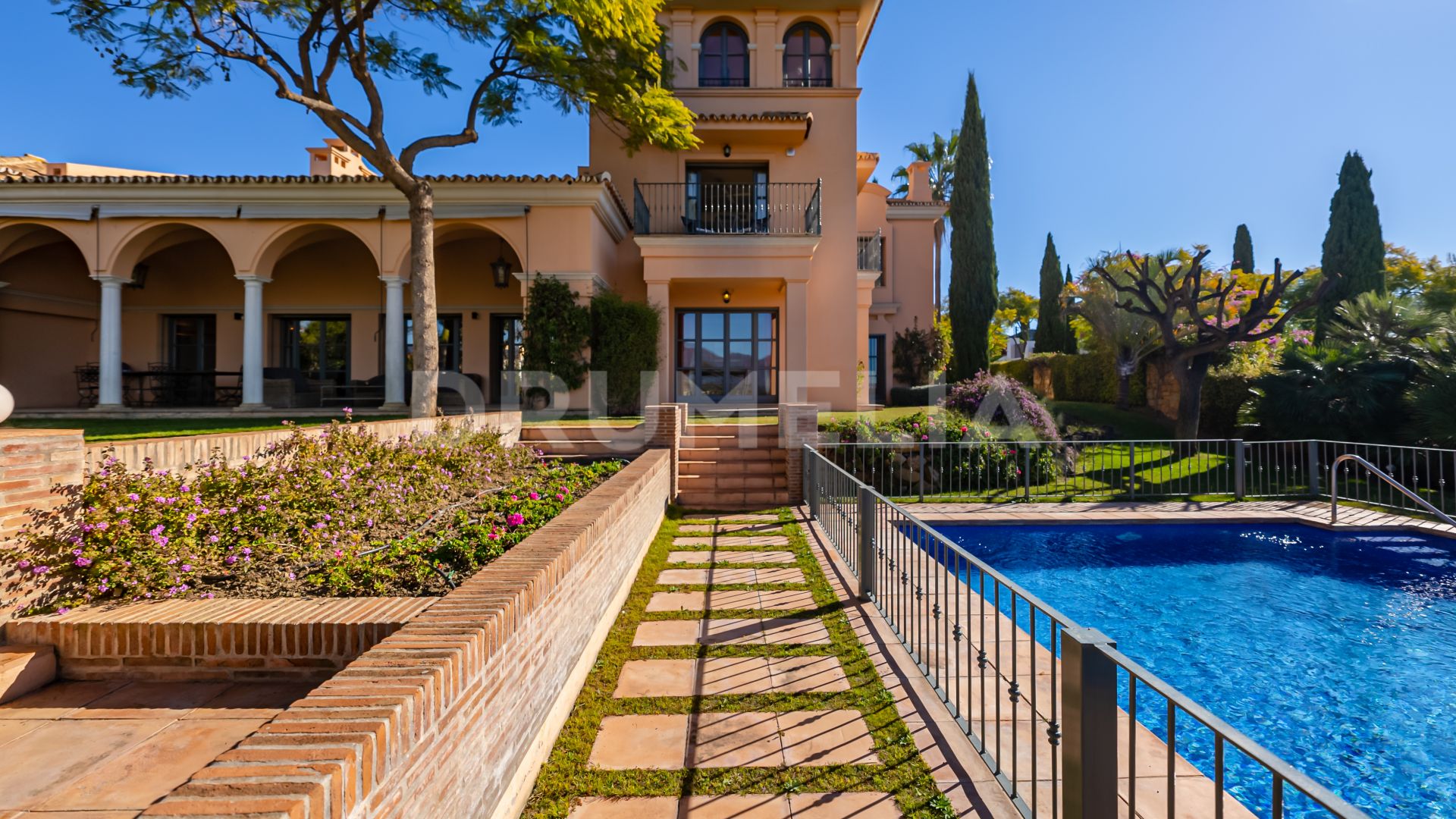 Superbe villa de luxe méditerranéenne à Los Flamingos, Benahavis