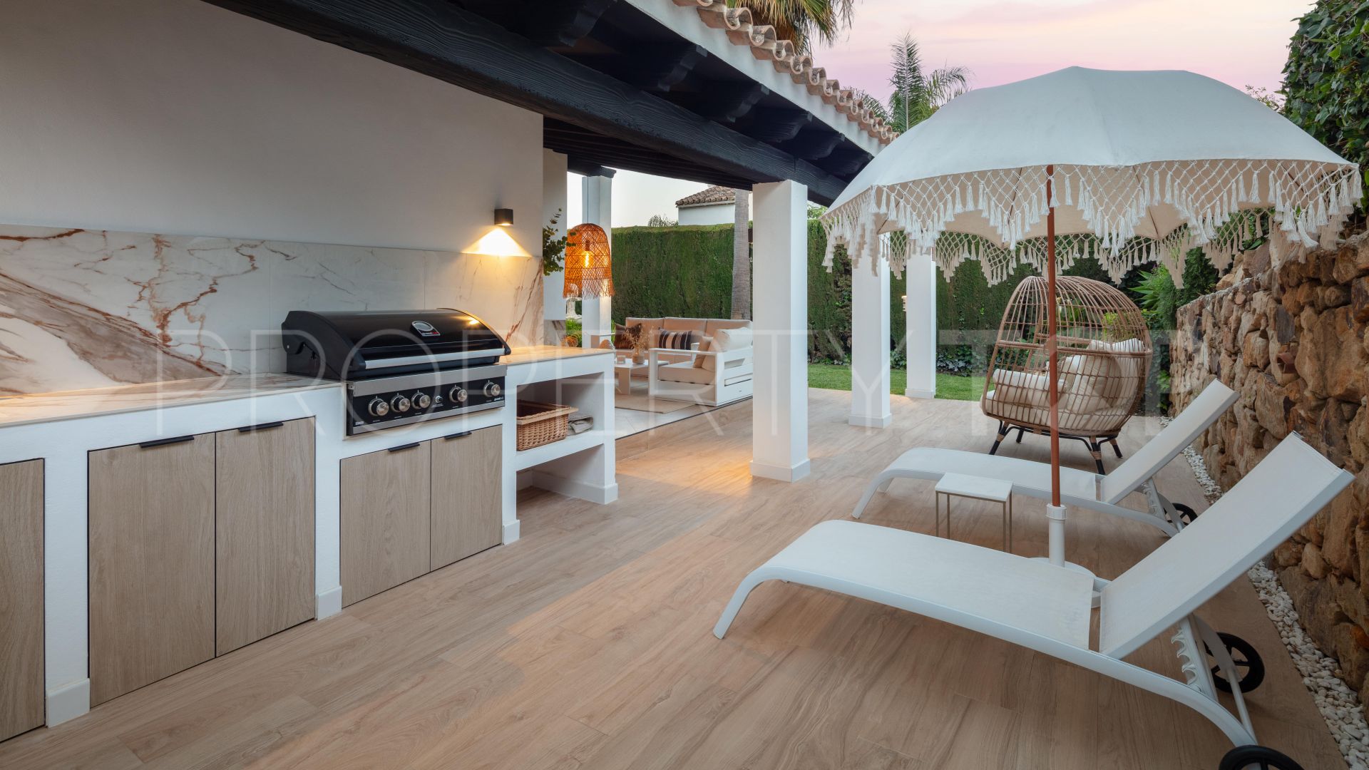 Buy 4 bedrooms villa in Marbella Country Club