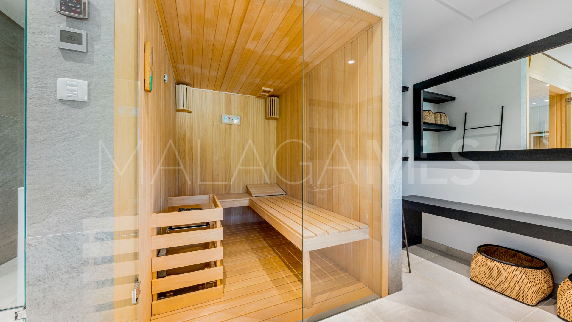 5 bedrooms villa for sale in El Madroñal