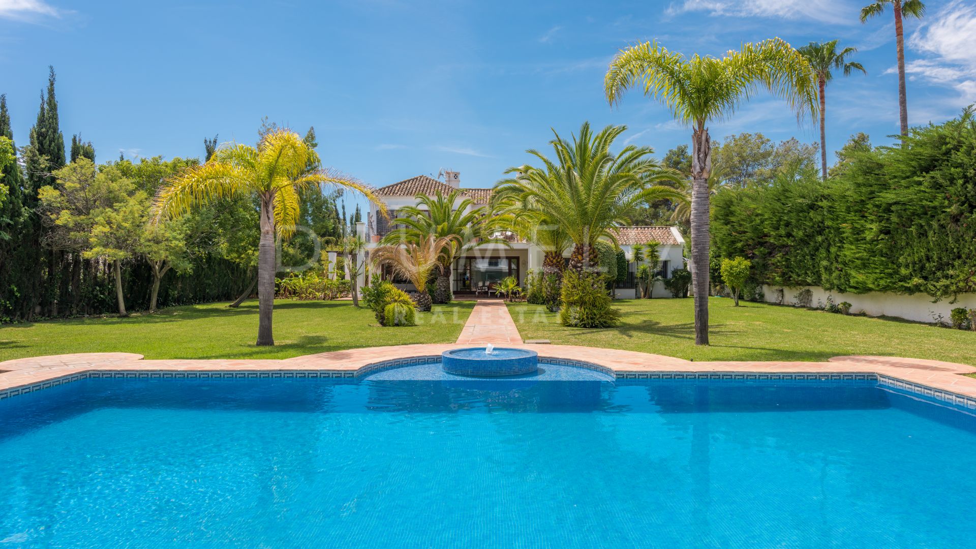 Tremenda villa en Guadalmina Baja, San Pedro de Alcántara, Marbella