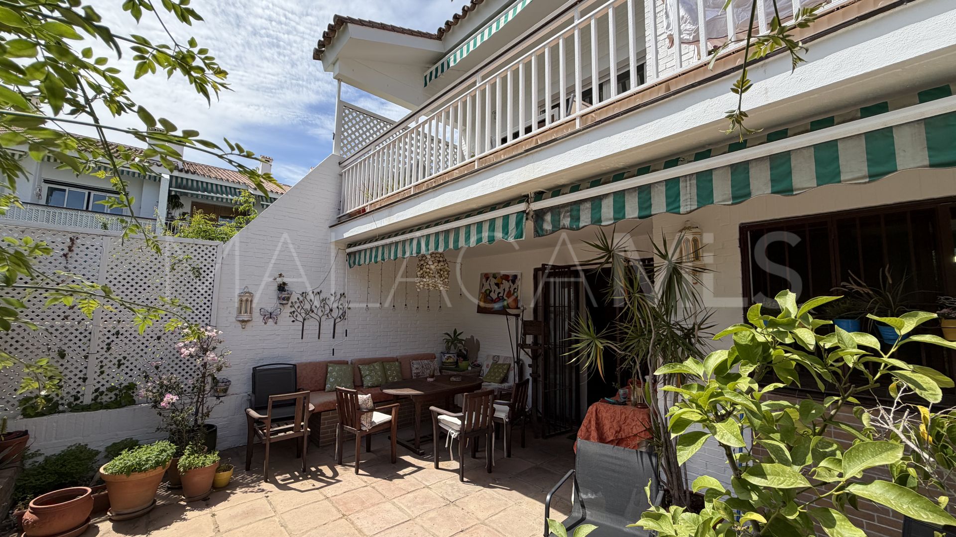 Se vende apartamento planta baja with 4 bedrooms in Nagüeles