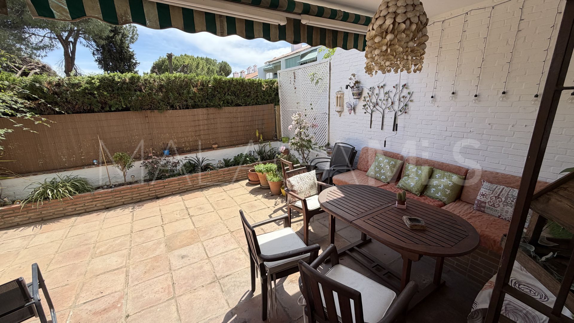 Se vende apartamento planta baja with 4 bedrooms in Nagüeles