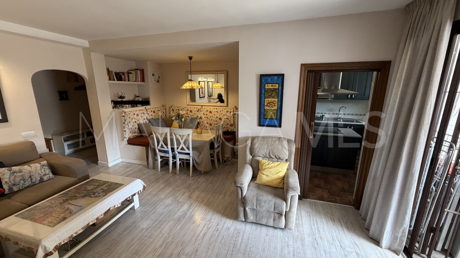 Se vende apartamento planta baja with 4 bedrooms in Nagüeles