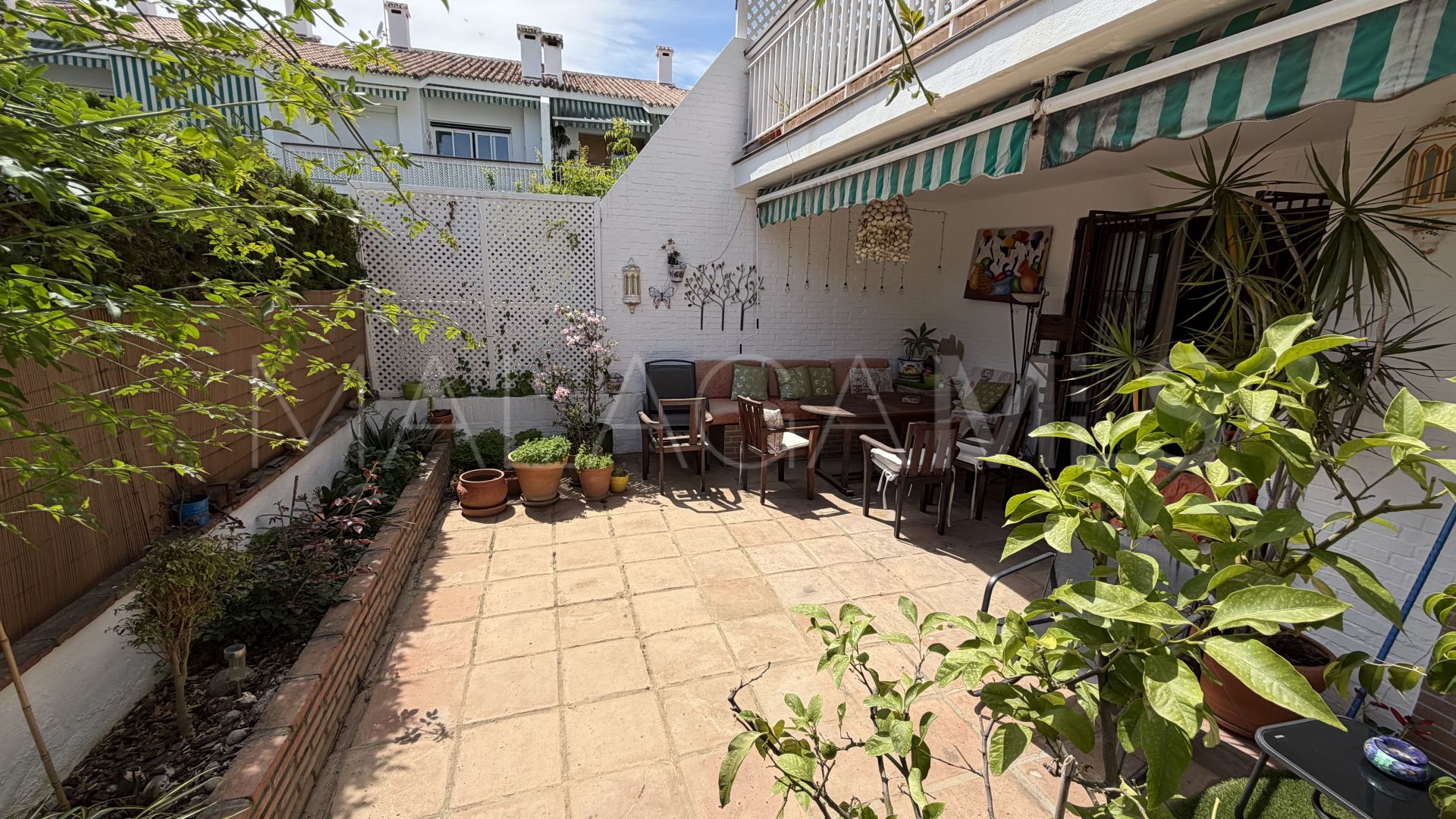 Se vende apartamento planta baja with 4 bedrooms in Nagüeles