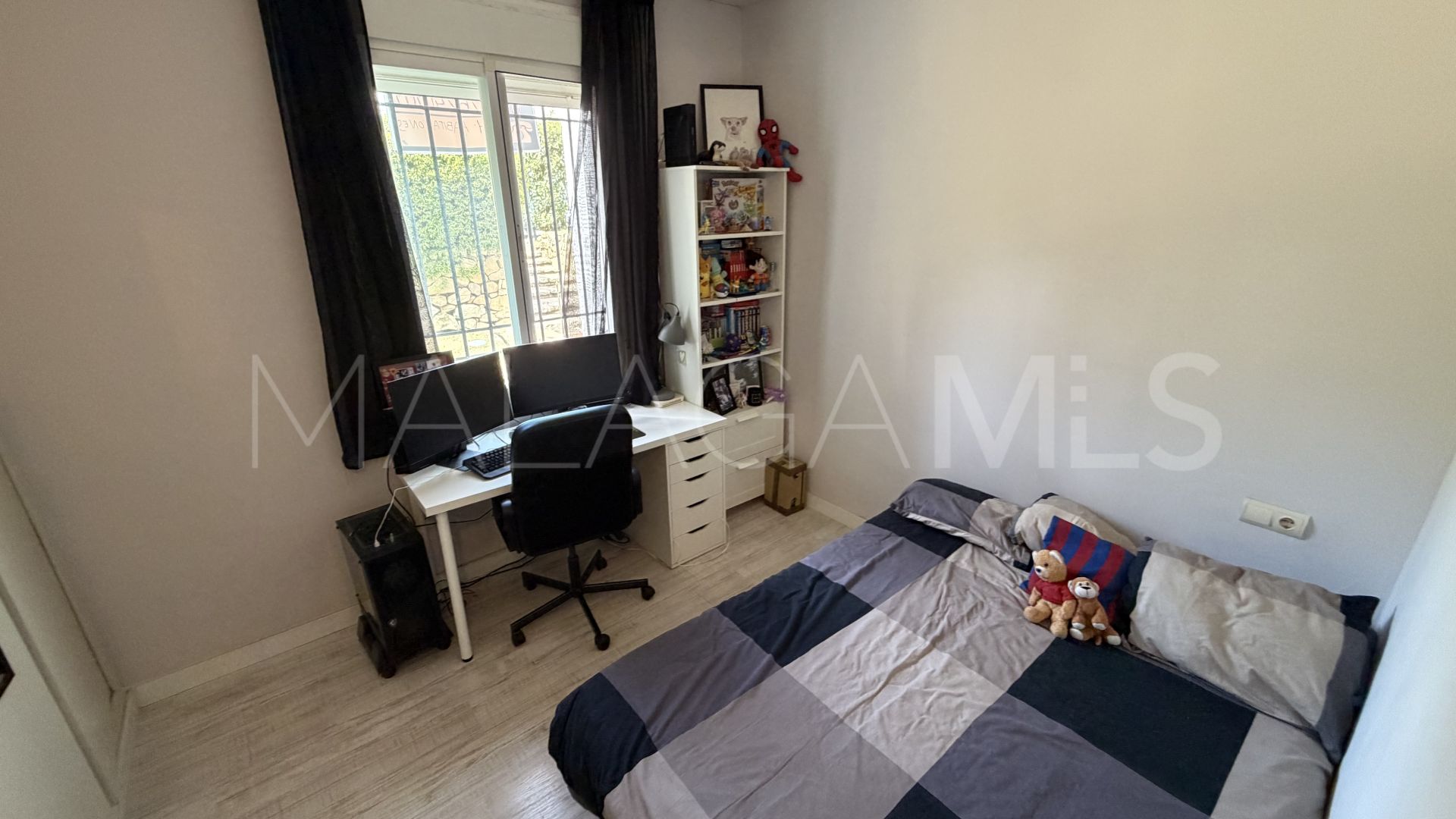 Se vende apartamento planta baja with 4 bedrooms in Nagüeles