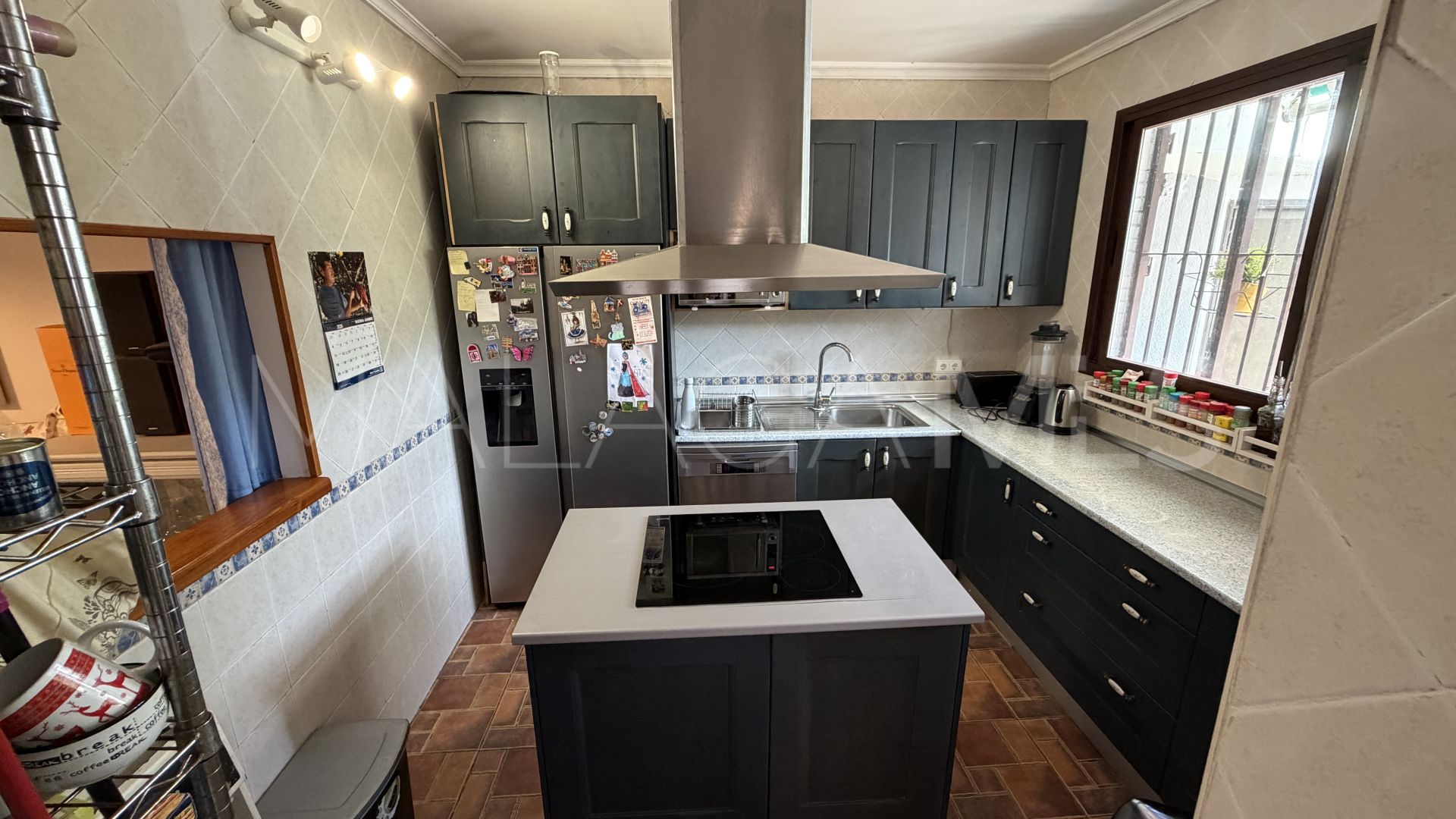 Se vende apartamento planta baja with 4 bedrooms in Nagüeles