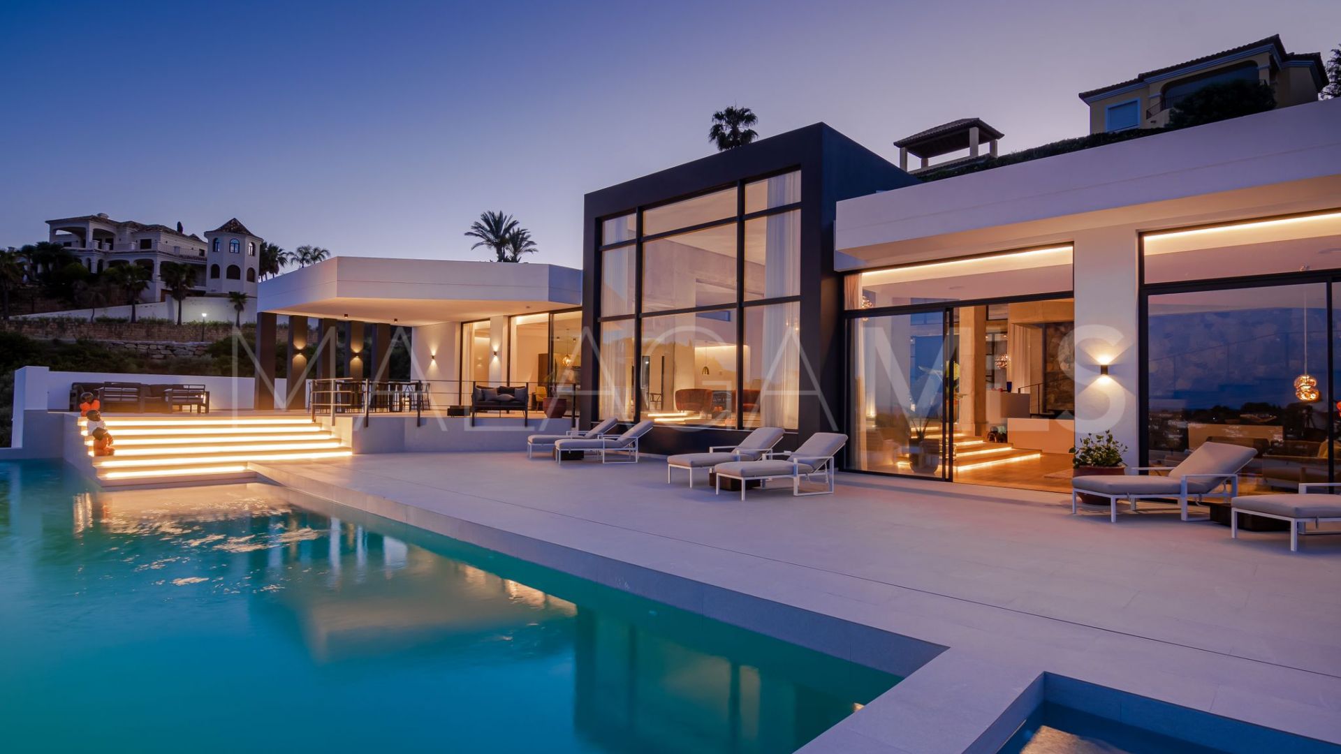 Villa for sale in Paraiso Alto