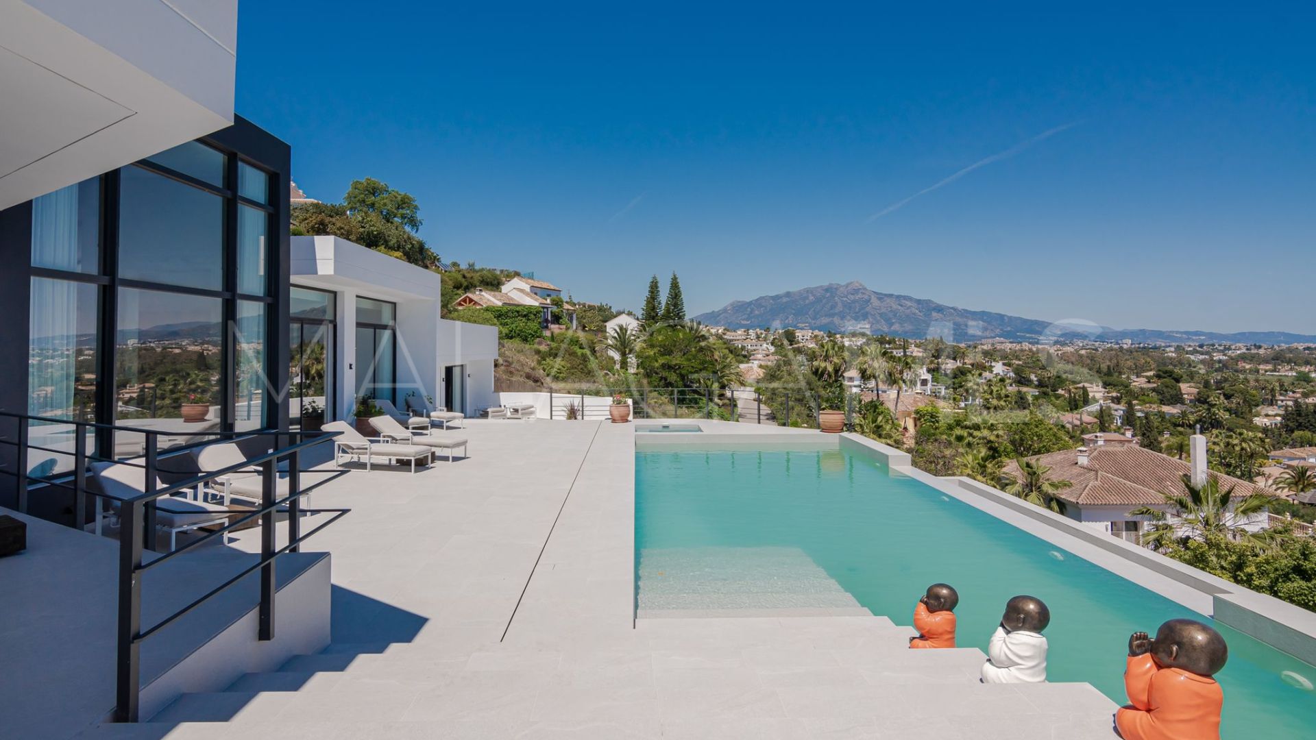 Villa for sale in Paraiso Alto