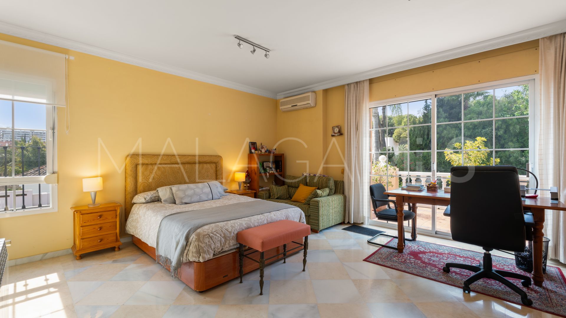 Se vende villa de 5 bedrooms in Nueva Andalucia