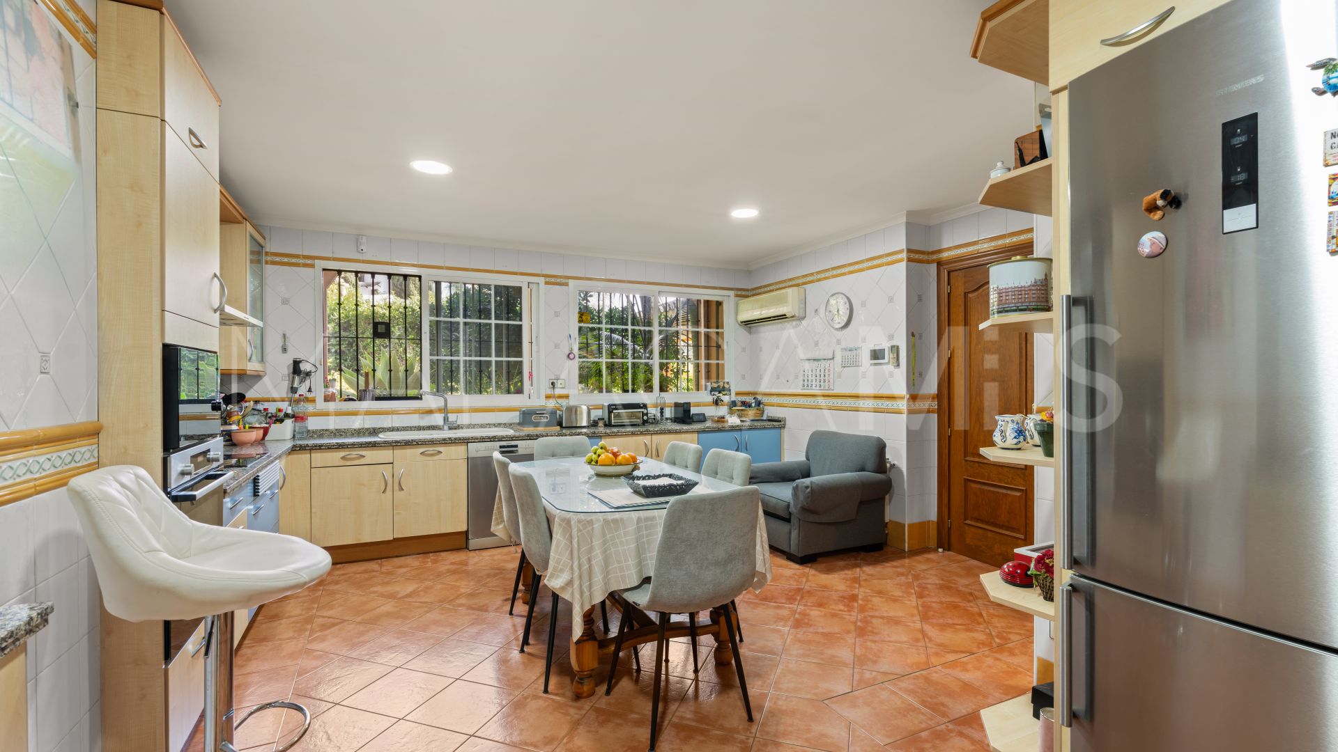 Se vende villa de 5 bedrooms in Nueva Andalucia