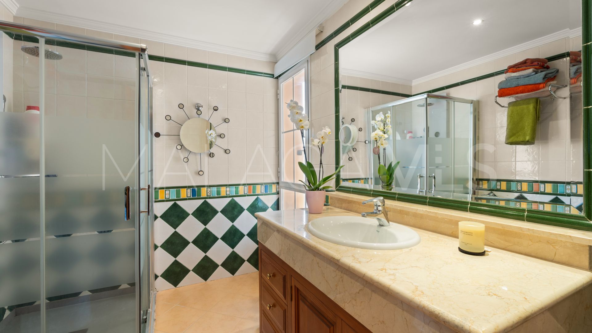 Se vende villa de 5 bedrooms in Nueva Andalucia