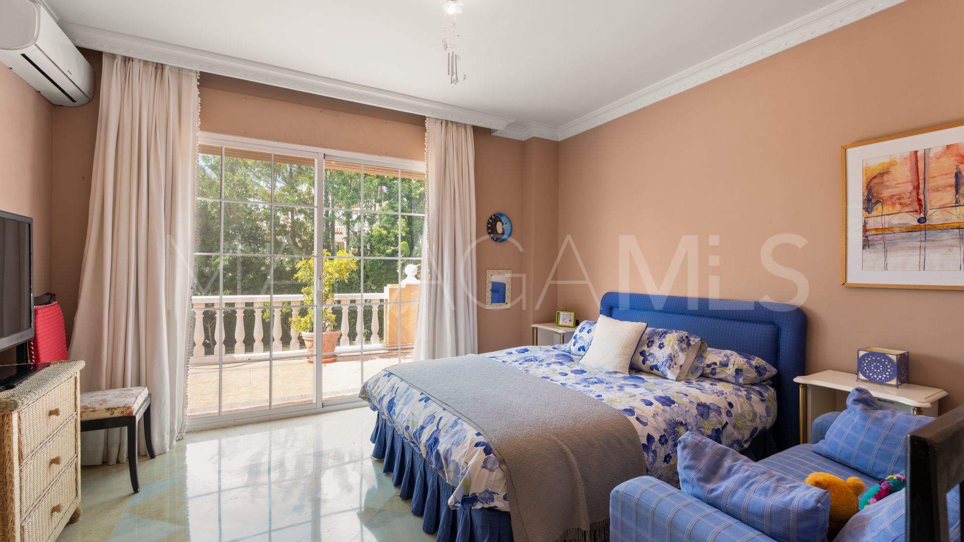 Se vende villa de 5 bedrooms in Nueva Andalucia