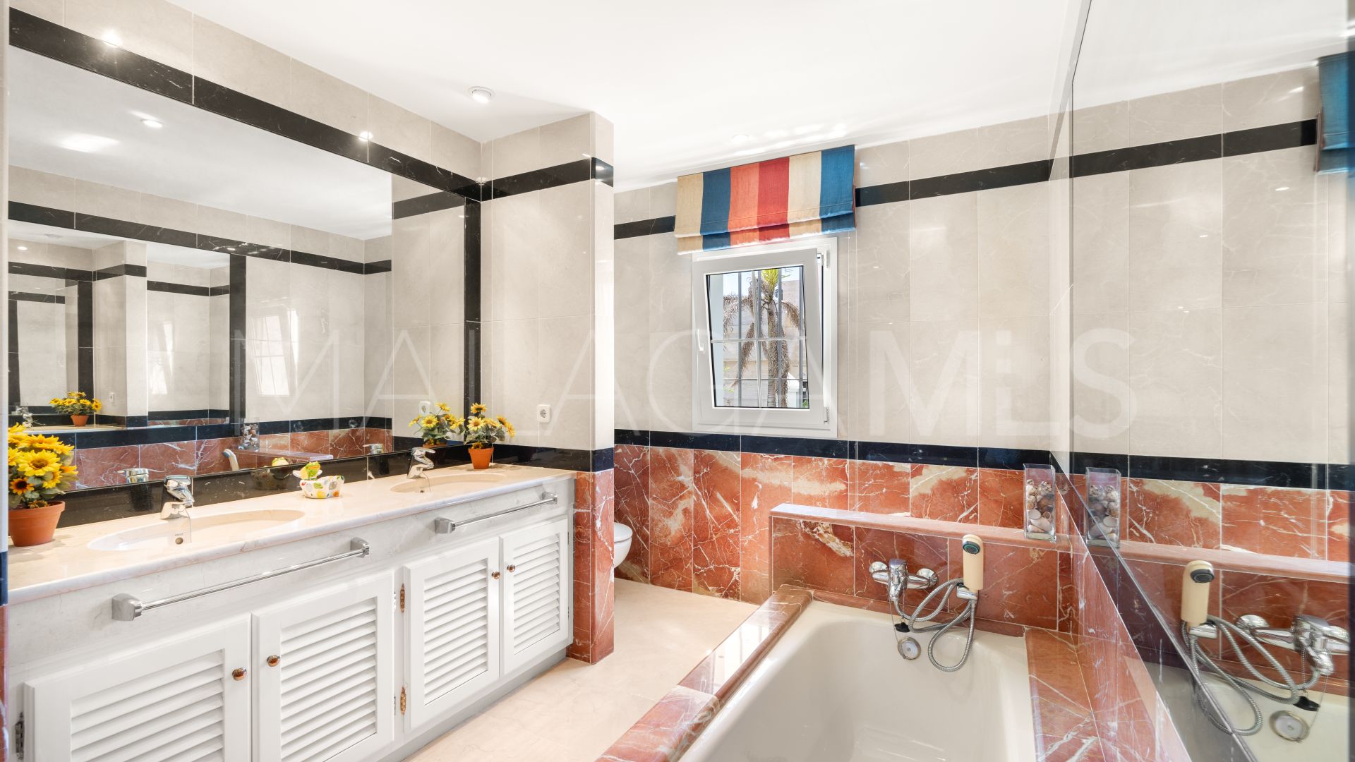 Villa for sale in Sierra Blanca