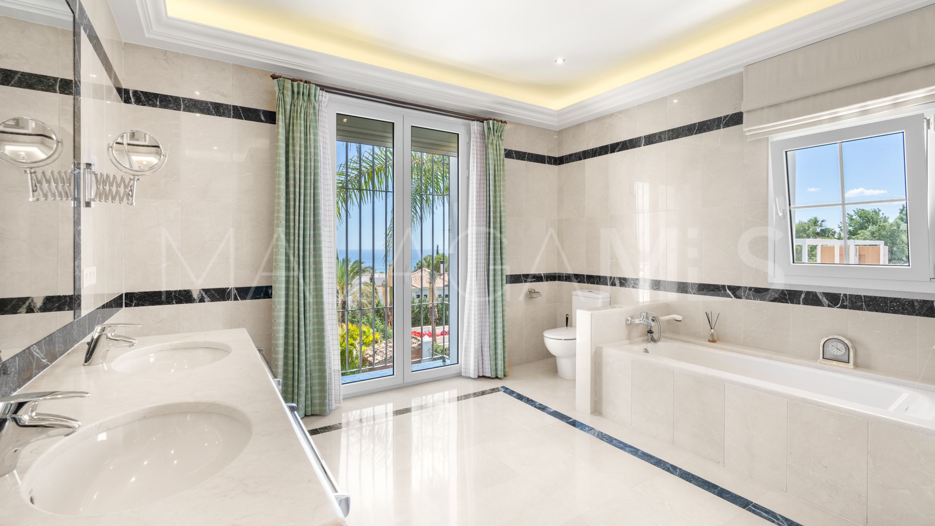 Villa for sale in Sierra Blanca
