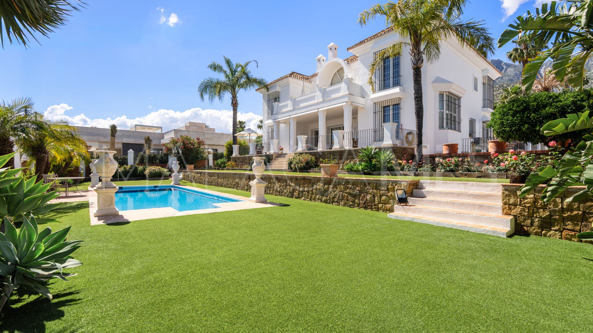 Villa for sale in Sierra Blanca
