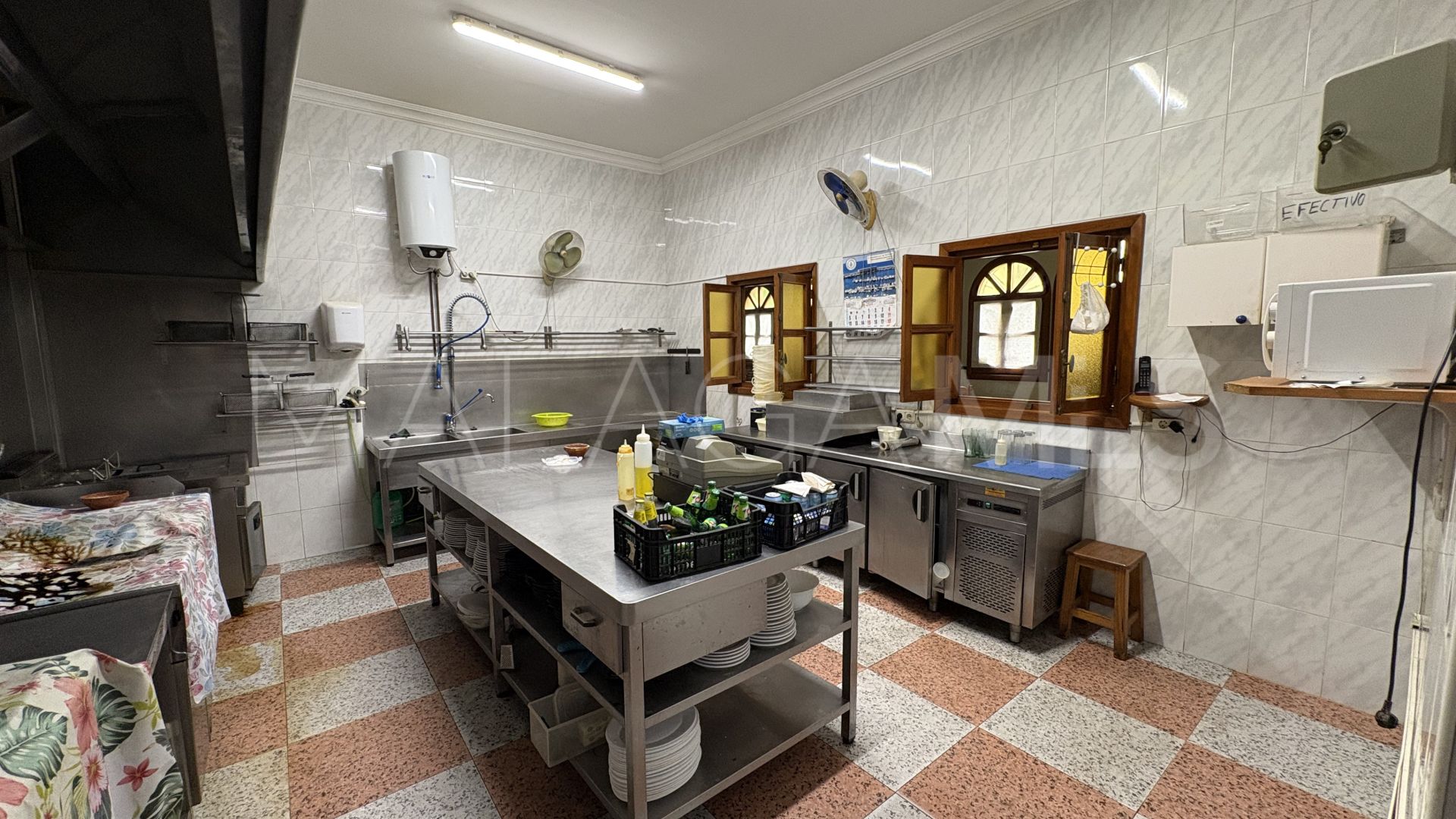 Kommersiella lokaler for sale in Elviria Playa
