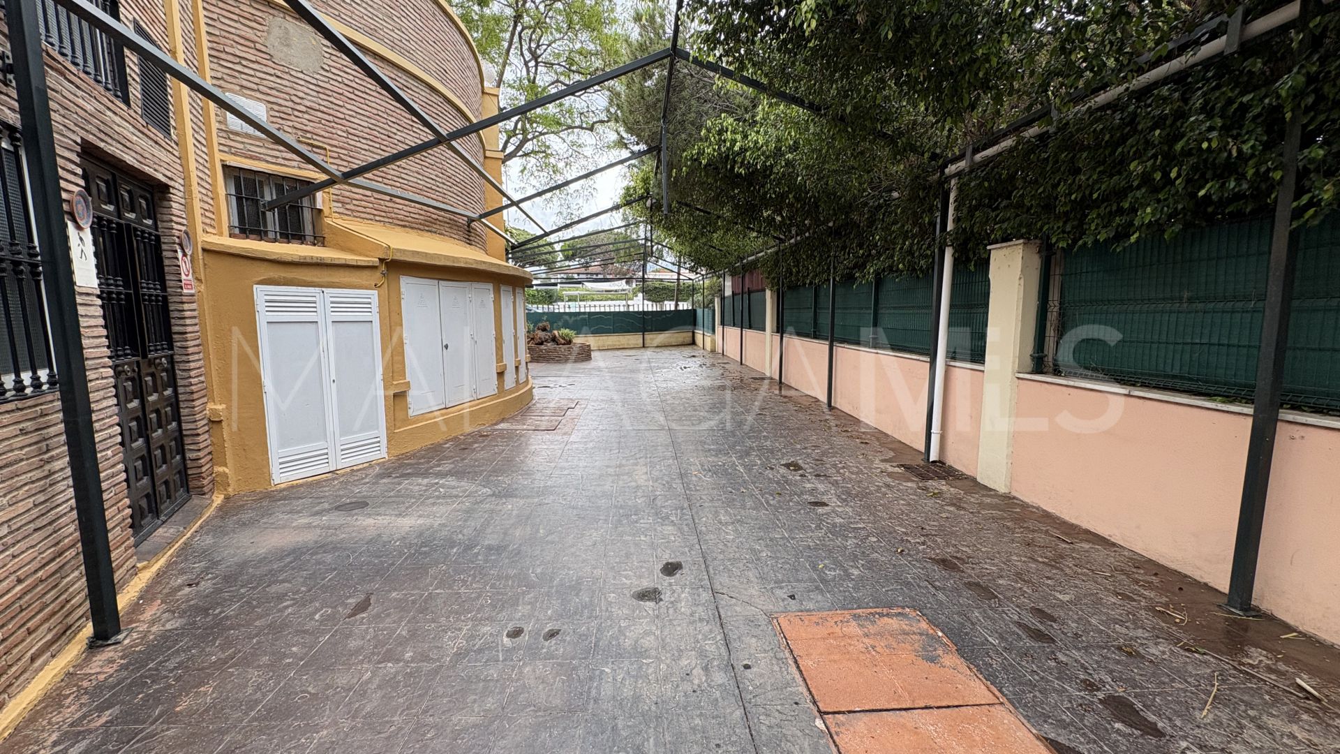 Kommersiella lokaler for sale in Elviria Playa