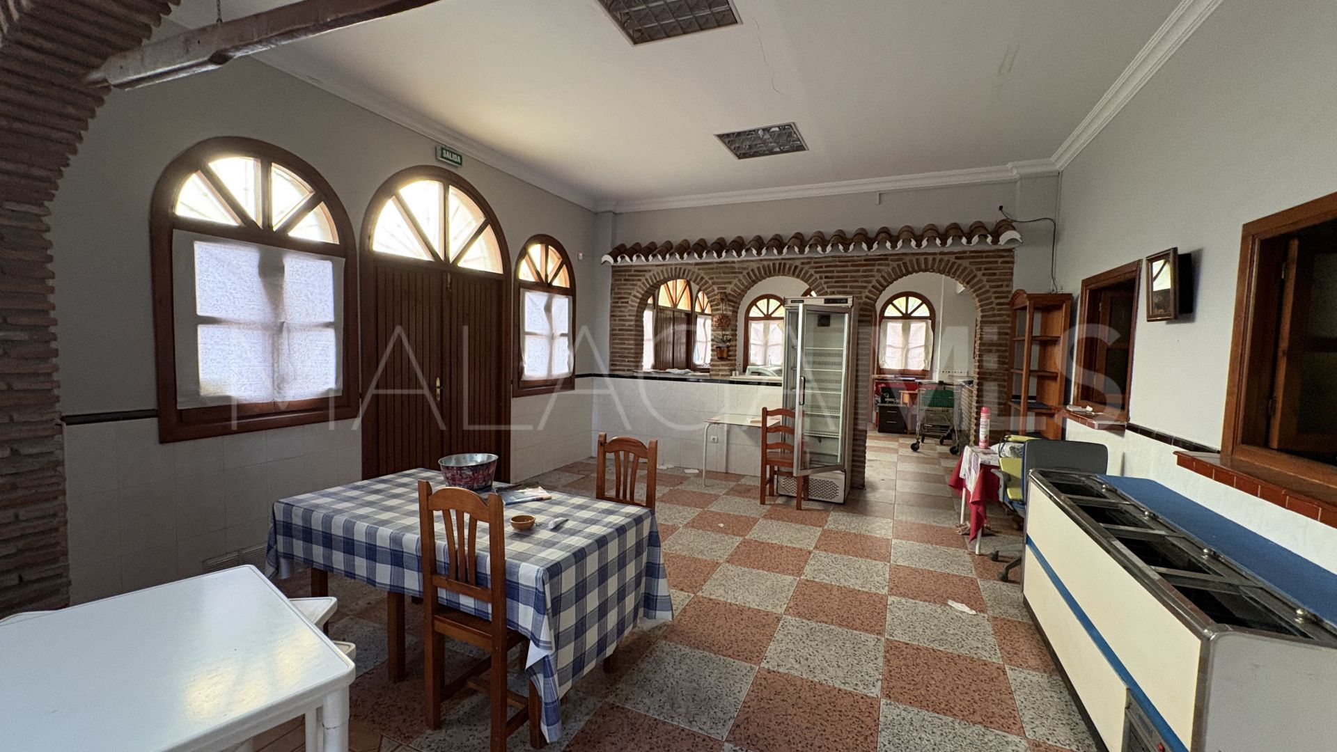 Kommersiella lokaler for sale in Elviria Playa