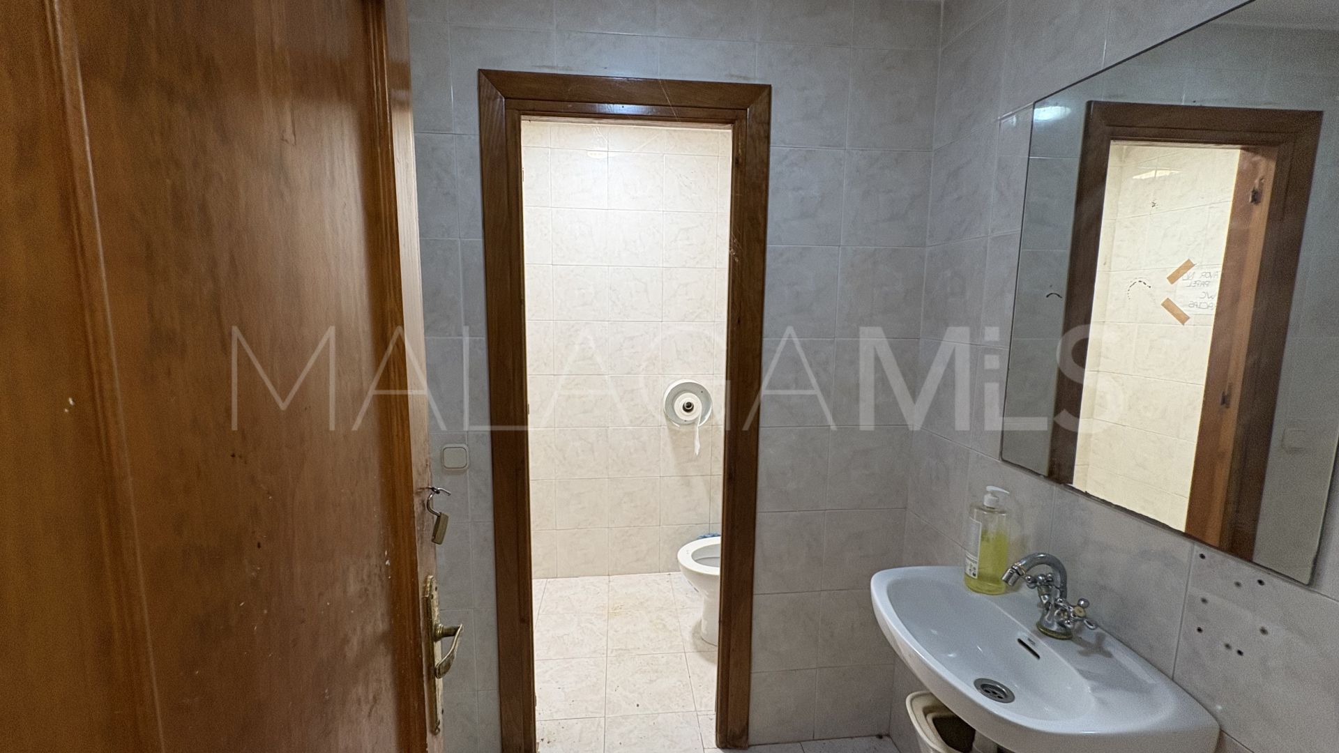 Kommersiella lokaler for sale in Elviria Playa