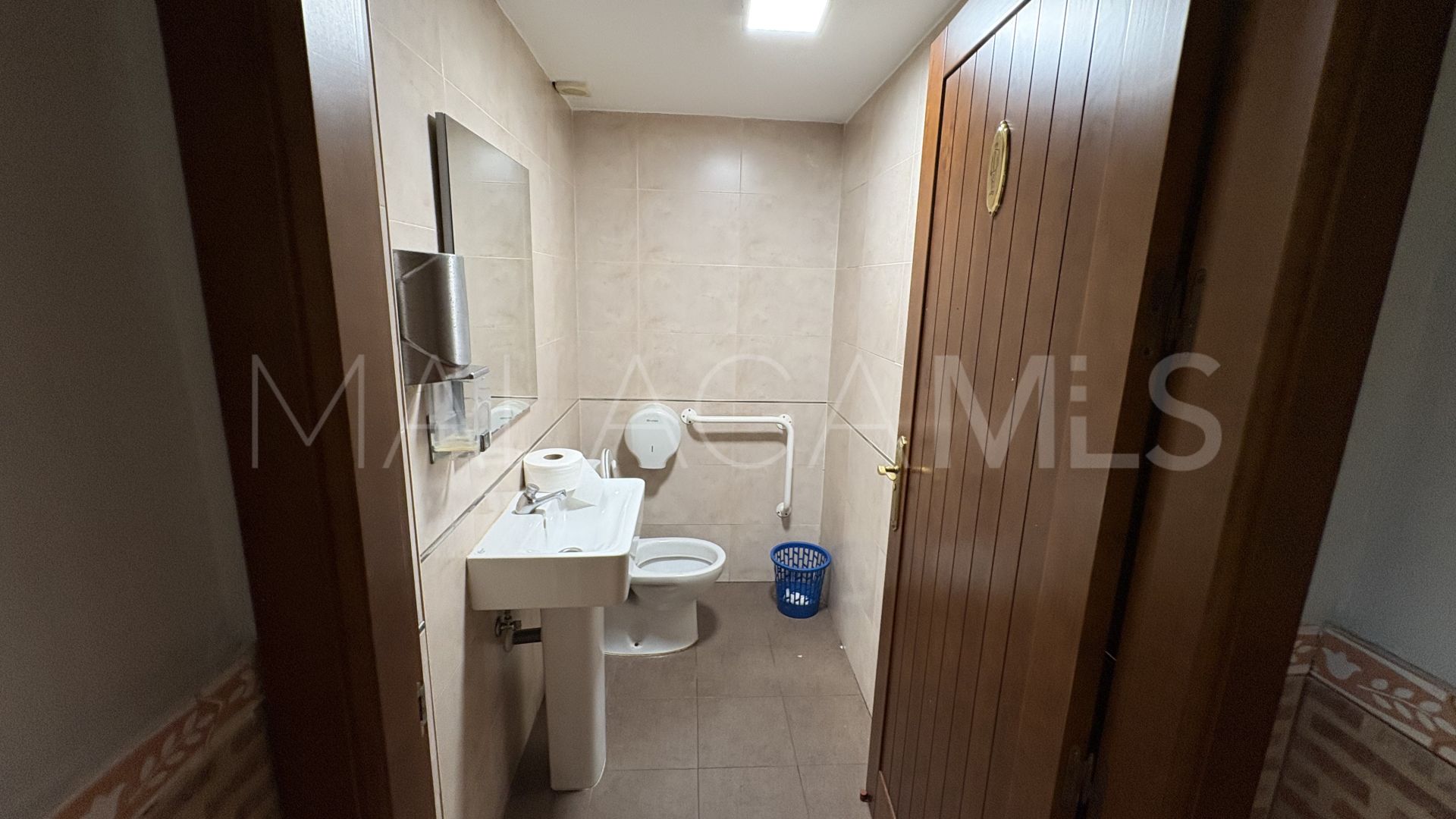 Kommersiella lokaler for sale in Elviria Playa