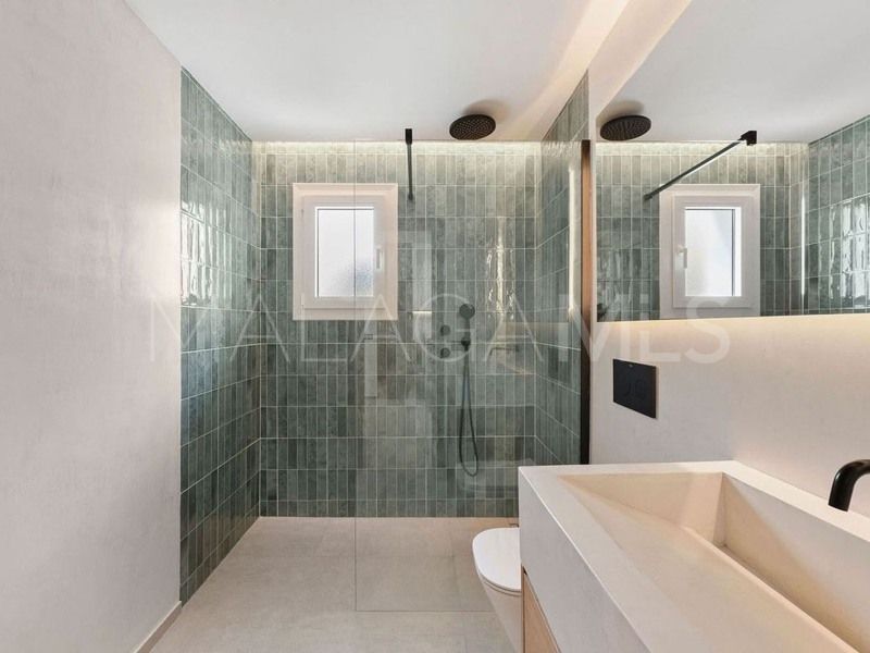 For sale duplex penthouse in Aloha Gardens