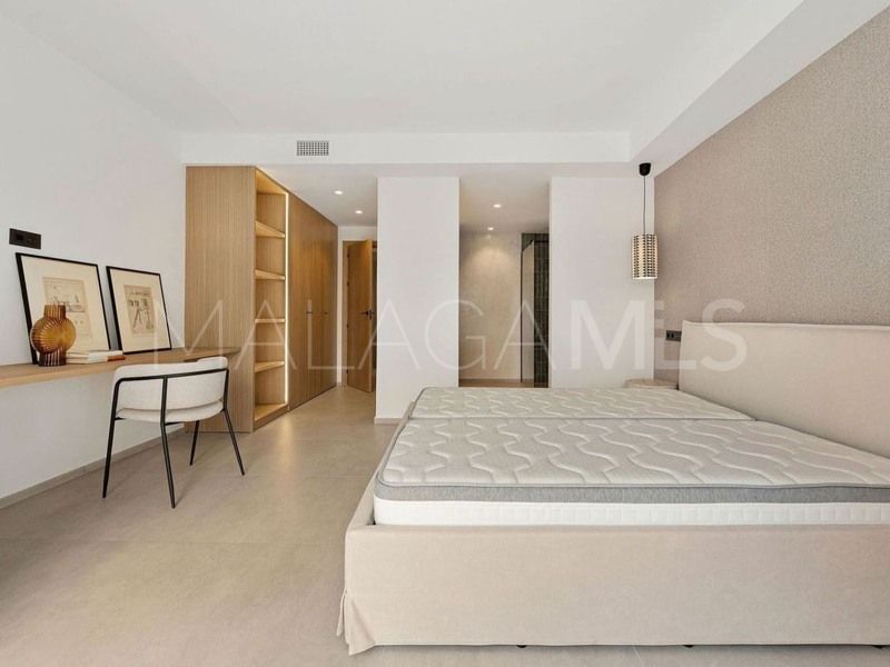 For sale duplex penthouse in Aloha Gardens