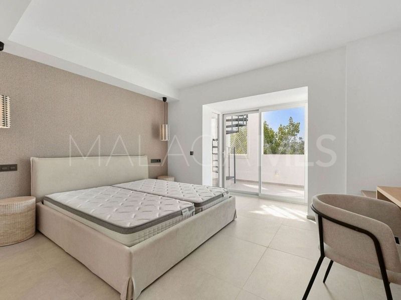 For sale duplex penthouse in Aloha Gardens