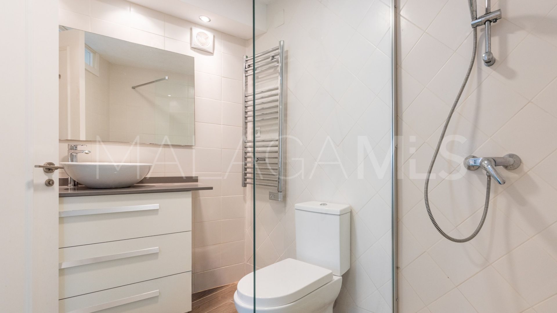 Villa for sale in Puerto del Almendro