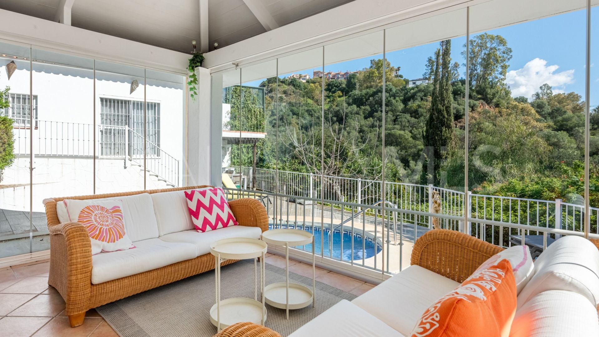 Villa for sale in Puerto del Almendro