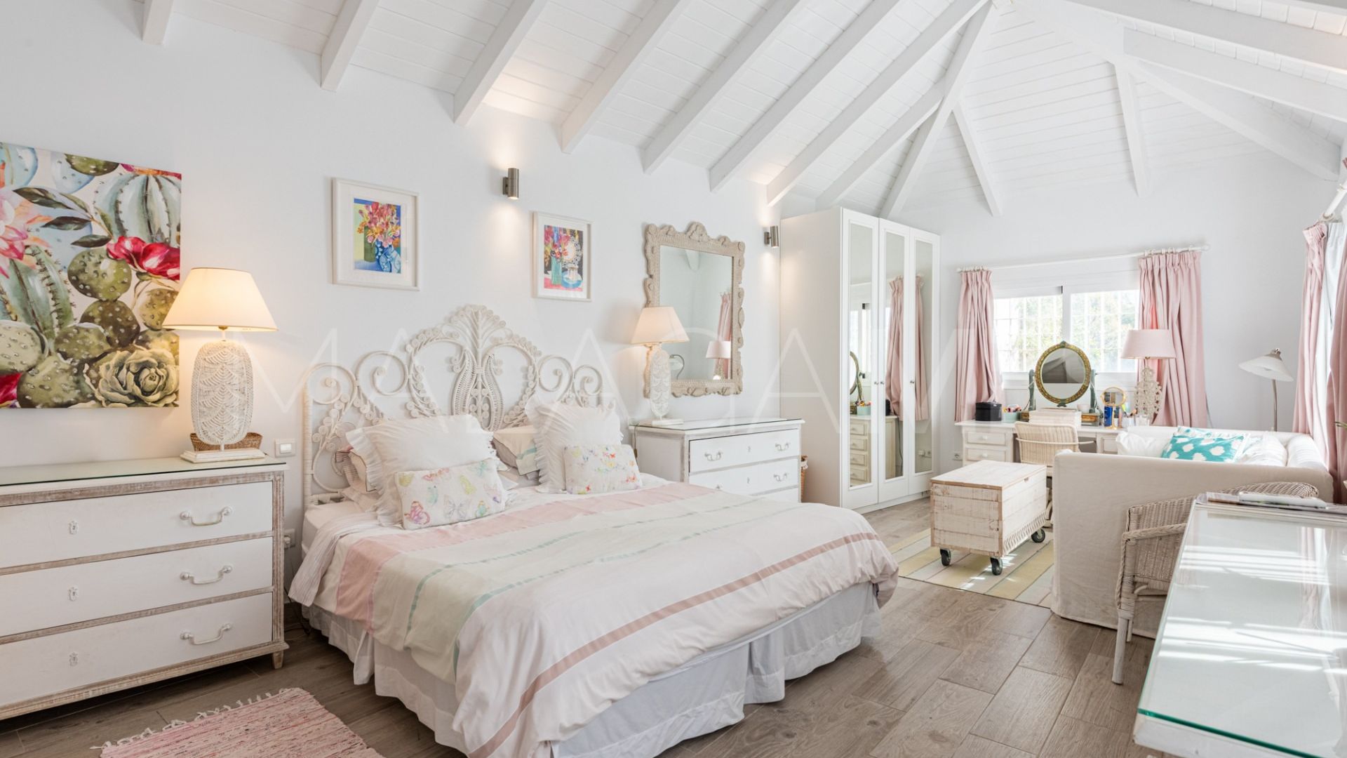 Villa for sale in Puerto del Almendro