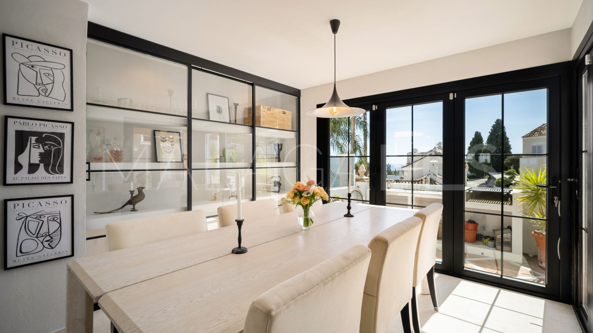 Radhus for sale in Marbella Golden Mile