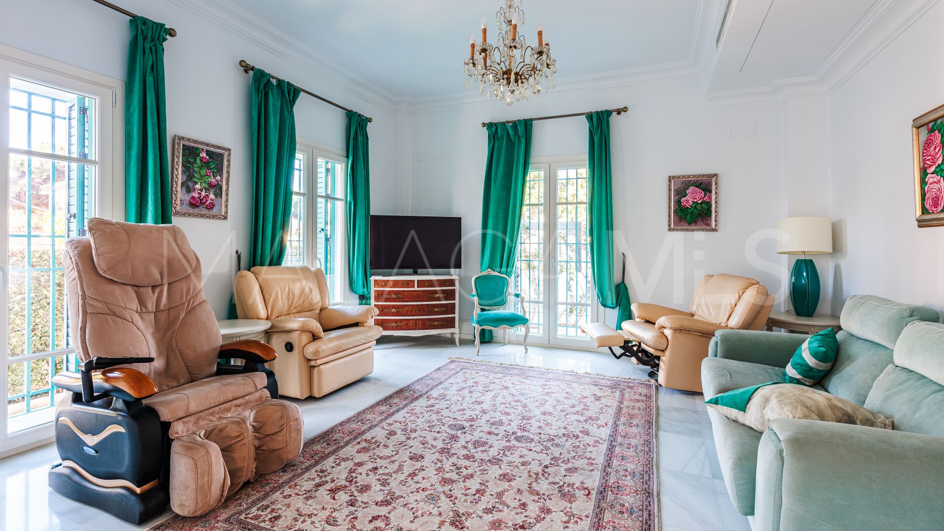 Villa for sale in El Capricho