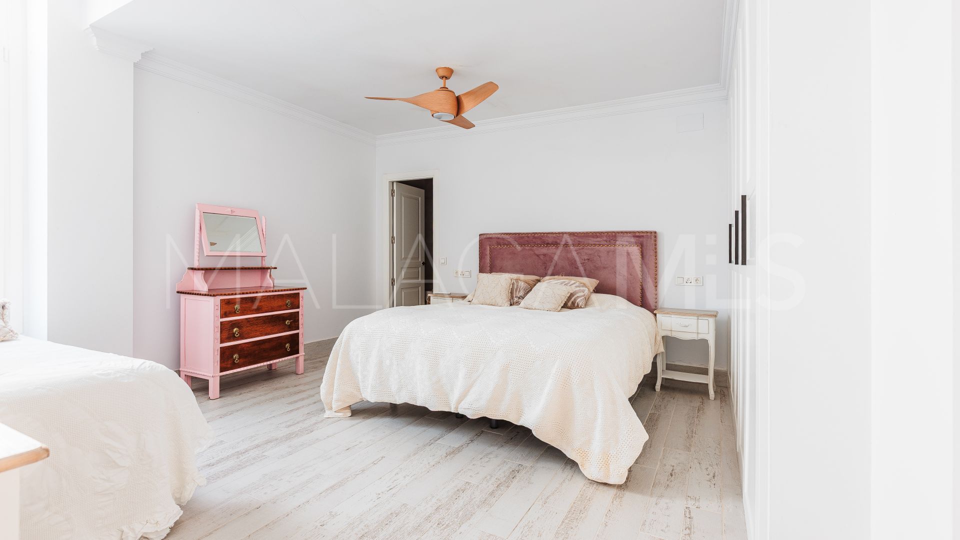 Villa for sale in El Capricho
