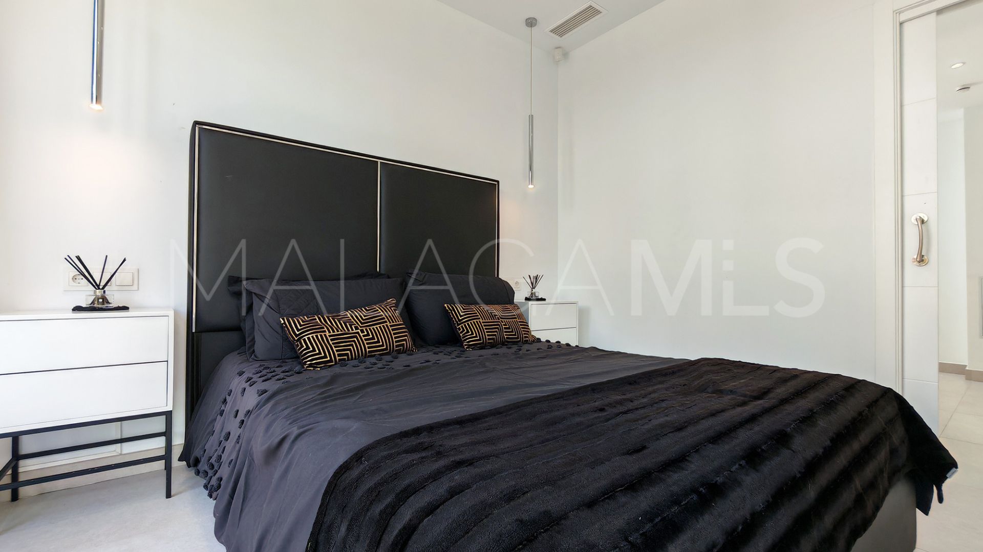 Villa for sale in La Resina Golf