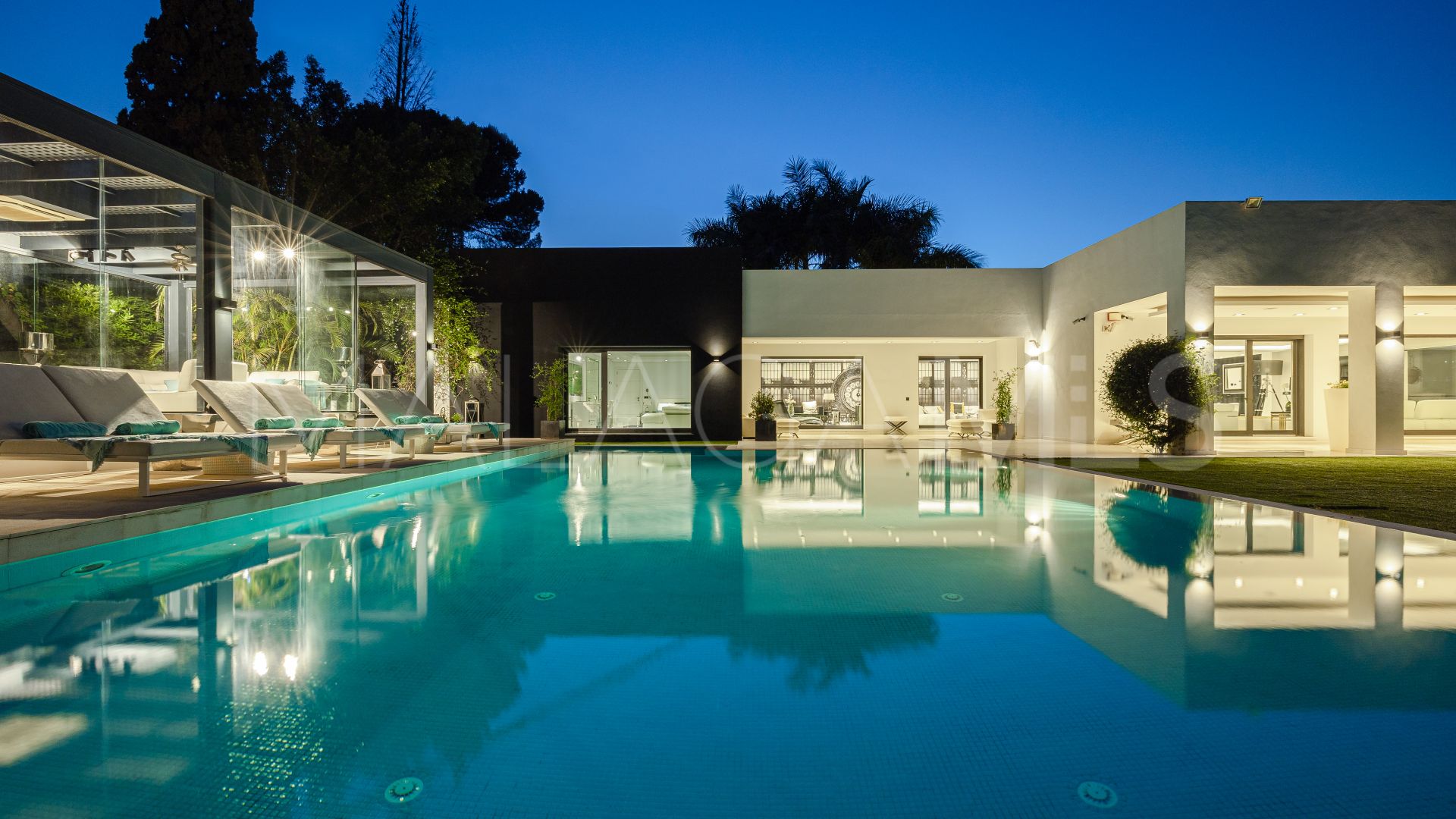 For sale Las Brisas 7 bedrooms villa