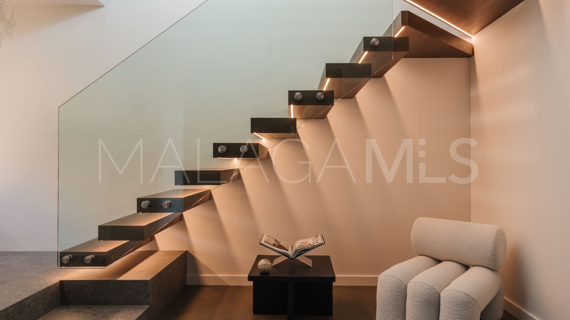 Atico duplex with 4 bedrooms for sale in La Cerquilla