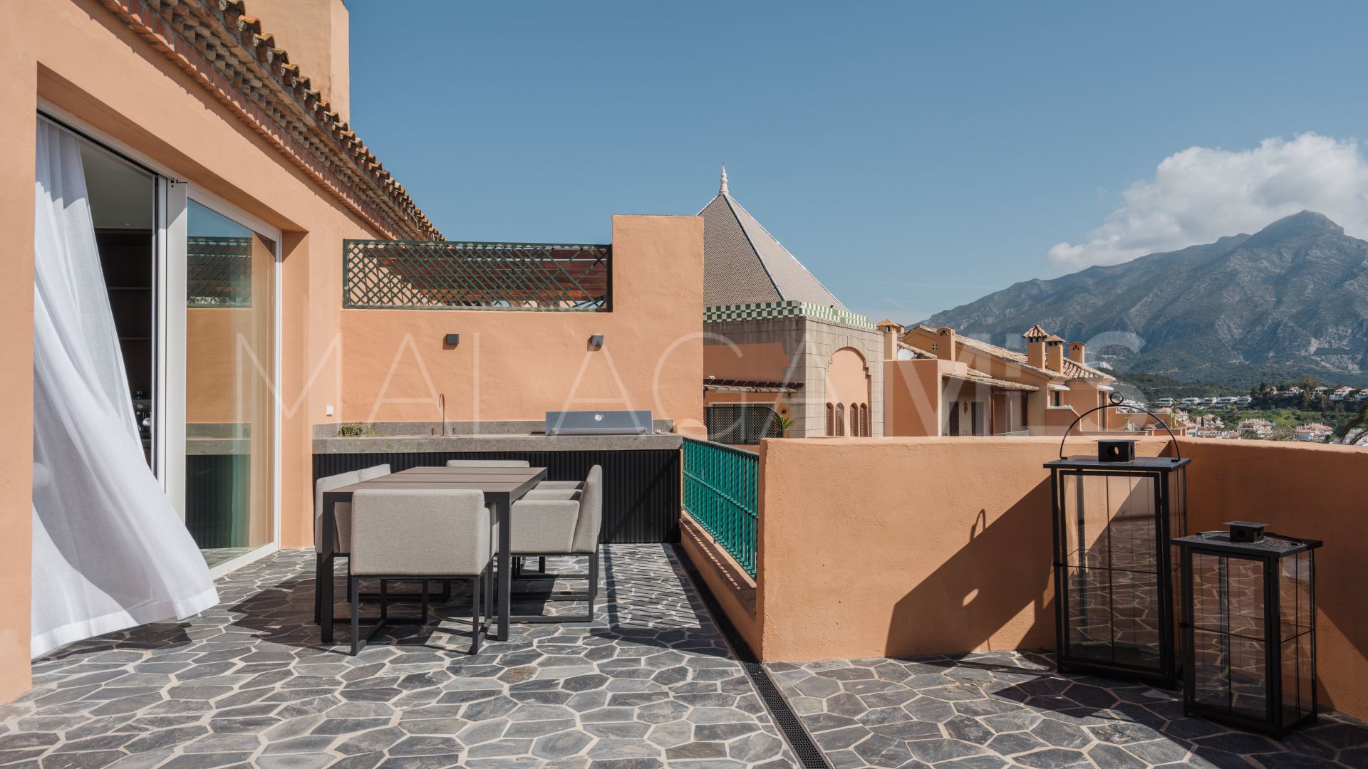 Atico duplex with 4 bedrooms for sale in La Cerquilla
