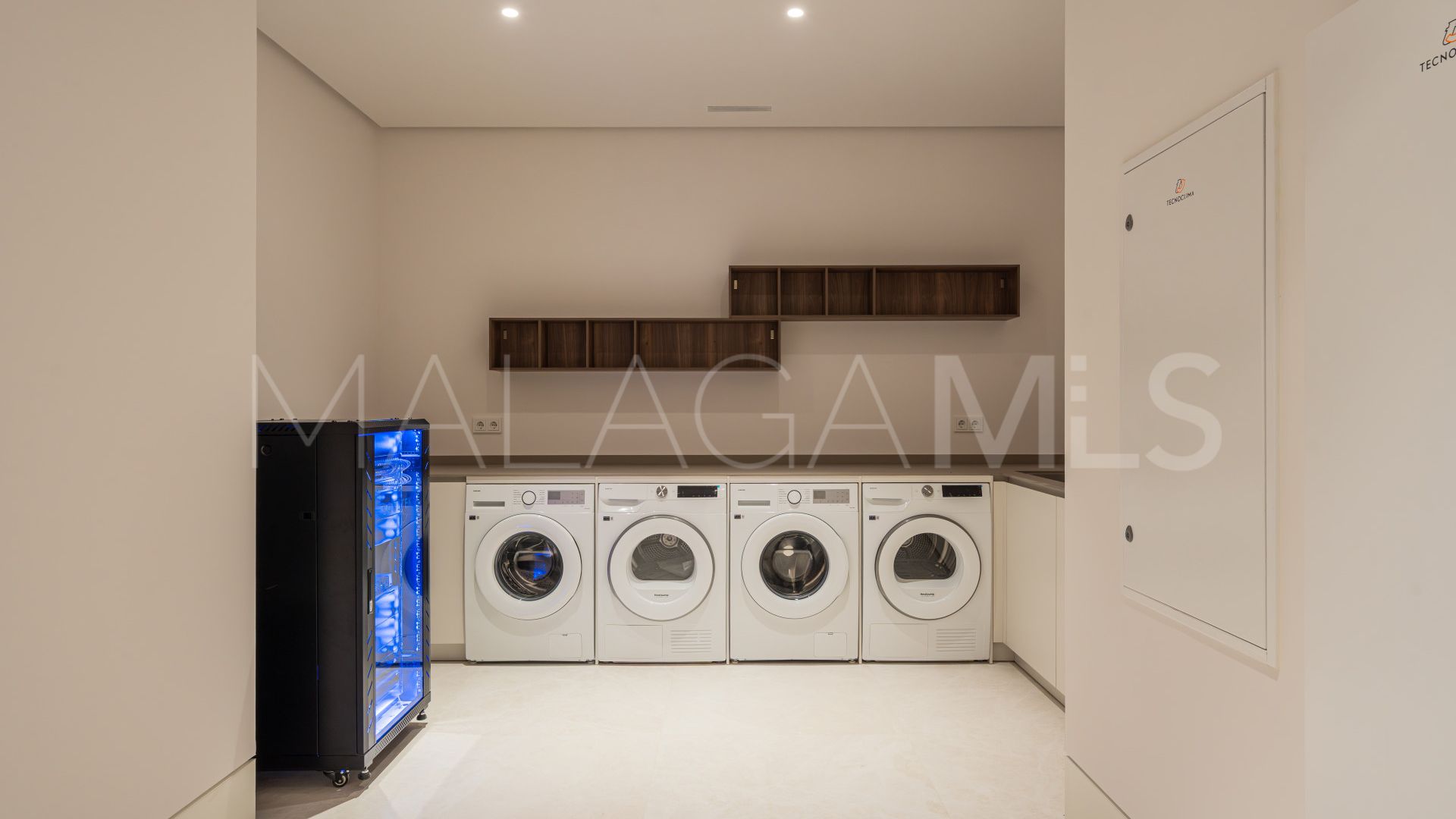 Villa for sale in Marbella Hill Club