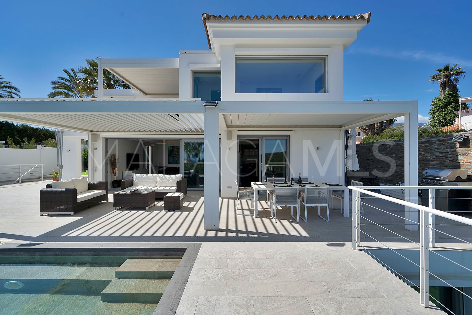 Villa for sale in Las Lomas de Nueva Andalucia