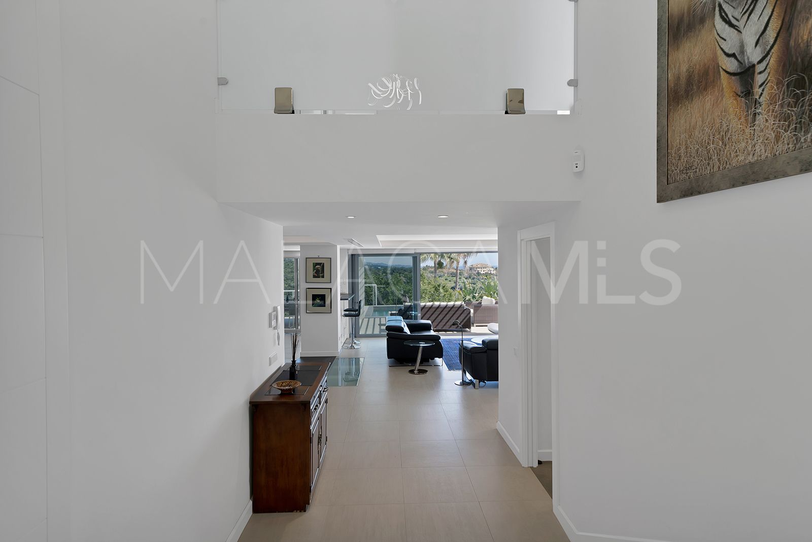Villa for sale in Las Lomas de Nueva Andalucia