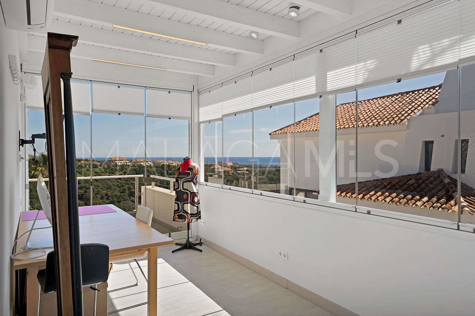 Villa for sale in Las Lomas de Nueva Andalucia
