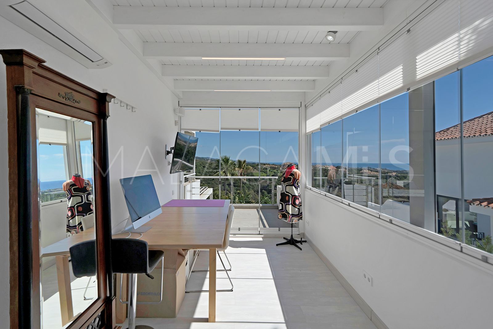 Villa for sale in Las Lomas de Nueva Andalucia