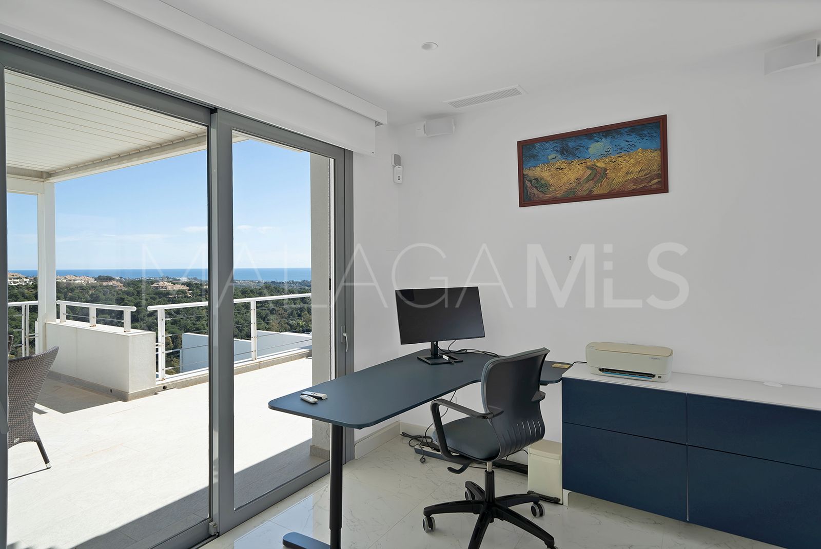 Villa for sale in Las Lomas de Nueva Andalucia