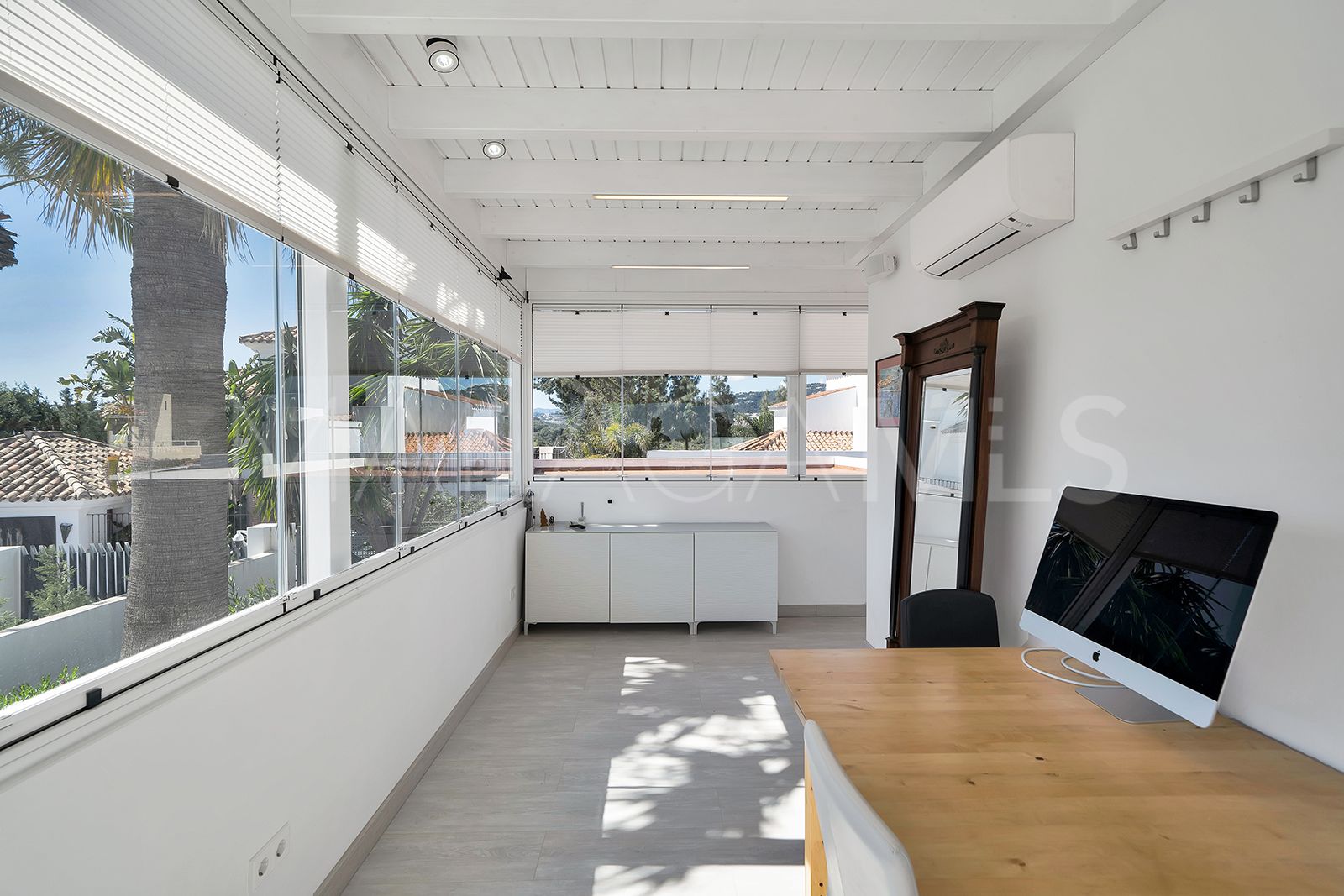 Villa for sale in Las Lomas de Nueva Andalucia